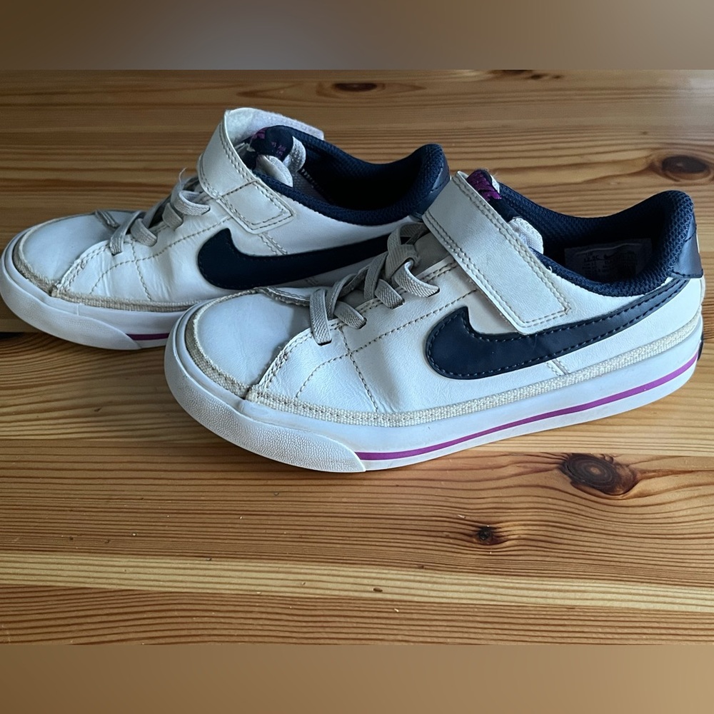 Nike Kids White and Navy Sneakers